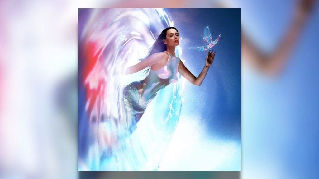 Katy Perry ha sorpreso tutti pubblicando la deluxe versione del suo album "1432", con il nuovo...