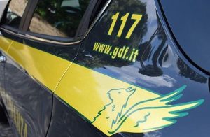 Arrestato a Lamezia Terme corriere con 26 chili di cocaina a bordo auto