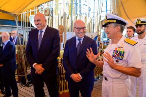 Visita di Fontana al Villaggio Italia ad Abu Dhabi