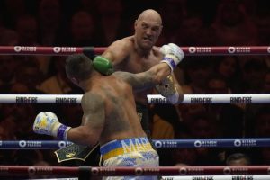 Come guardare in streaming l’incontro Mondiale pesi massimi 2024 Usyk-Fury oggi in tv