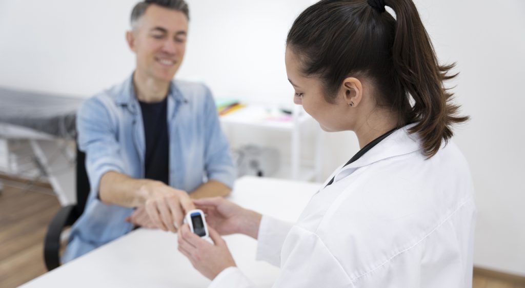 La prima italiana a Legnano con cerotto microinfusore per il diabete, che regola automaticamente l’insulina