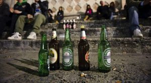 Il consumo eccessivo di alcol può compromettere le funzioni cognitive del cervello, influendo...