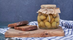 Botulino trovato nelle olive in salamoia: la Asl raccomanda di non consumarle