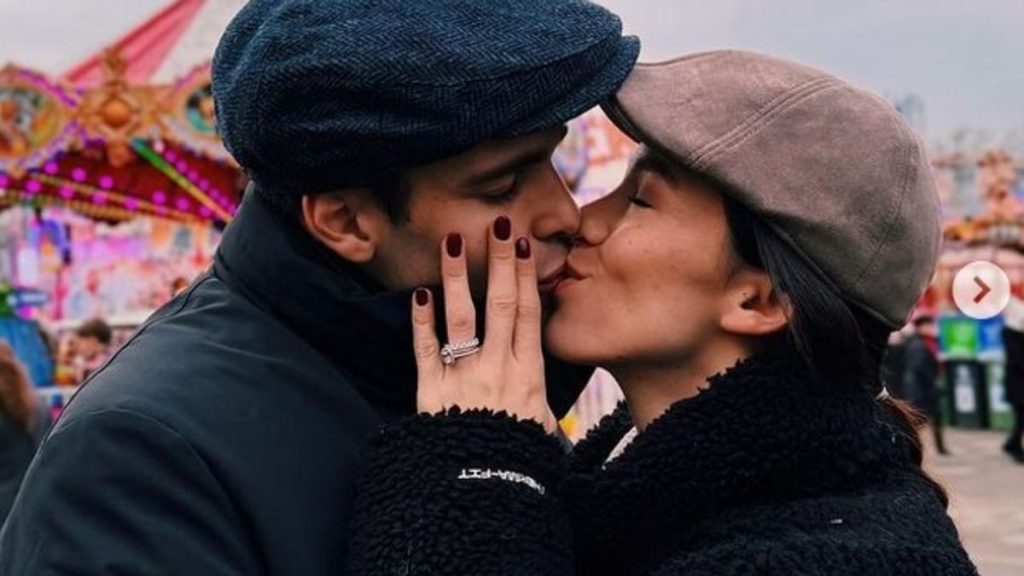 Il mondo dei vip si scatena sui social per commentare la proposta di matrimonio di Goffredo Cerza ad...