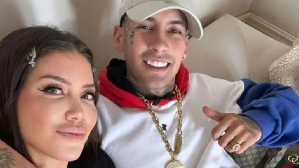 Wanda Nara e L-Gante mostrano apertamente la loro passione e intimità durante una diretta social. La...