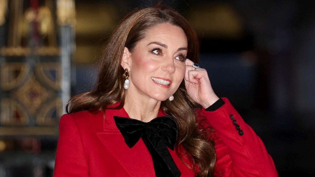 Kate Middleton partecipa al concerto natalizio a Westminster insieme alla famiglia