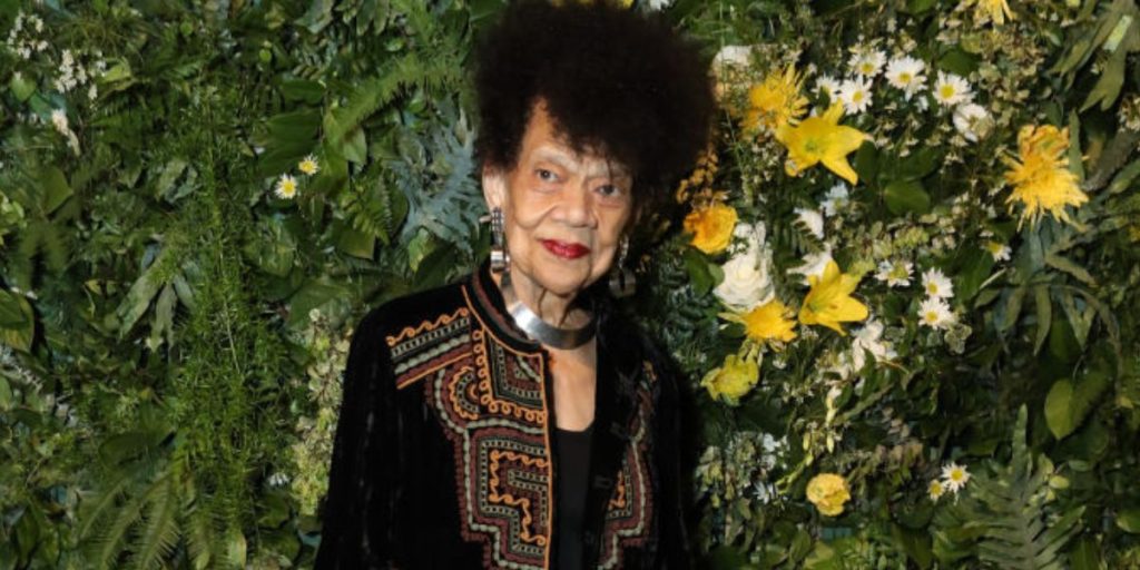 Lorraine O'Grady, pioniera dell'arte concettuale e della performance, è scomparsa a 90 anni a New...