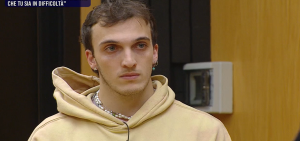 Ilan Muccino: Chi è il cantante di Amici 2024 che rischia di perdere il sostegno di Rudy Zerbi