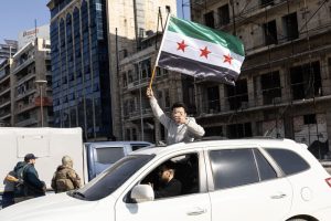 Caduto il regime di Assad, miliziani entrano a Damasco in Siria
