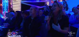 Sonia Bruganelli è stata ospite a sorpresa al Grande Fratello 2024 insieme alla figlia Silvia. L'ex...