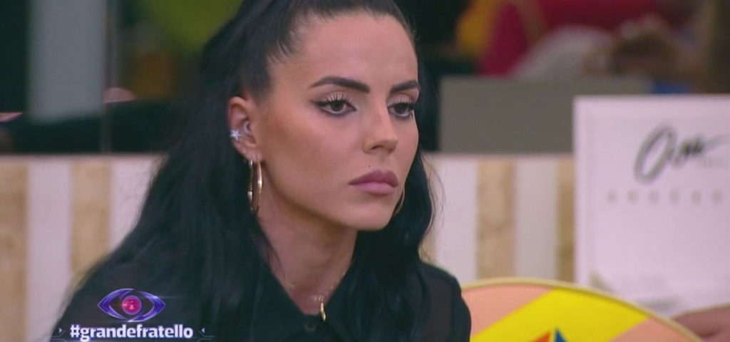 Shaila Gatta torna a criticare Iago Garcia dopo le sue scuse al Grande Fratello, sentendosi umiliata...