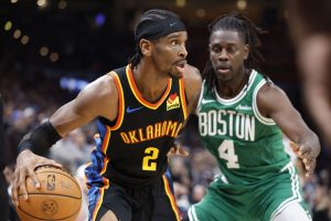 Il testo descrive la vittoria dei Thunder contro i Celtics, confermando la loro leadership a Ovest...