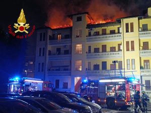 Nessun ferito o intossicato in seguito all’incendio in un sottotetto a Corsico