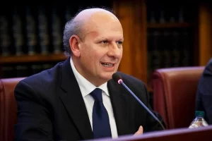 I reati ambientali: la terza fonte di profitto per le mafie, secondo Uricchio