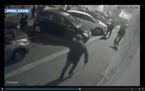 La questura di Torino ha eseguito numerose perquisizioni a ultras di Juventus e Torino in seguito...