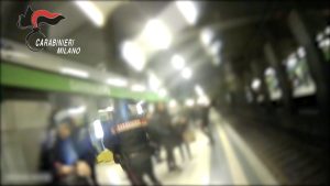 I Carabinieri di Milano impediscono il suicidio di una ragazza di 14 anni in metropolitana