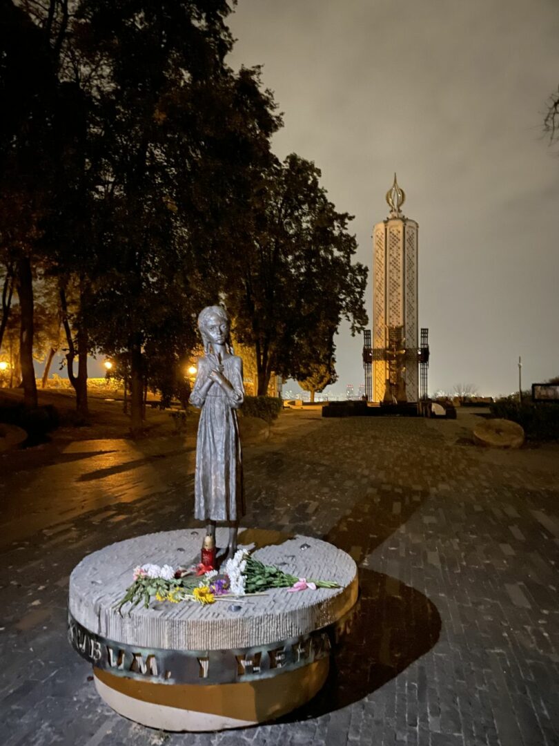 A Palazzo Marino è stata approvata una mozione per intitolare un luogo di Milano all'Holodomor, la...