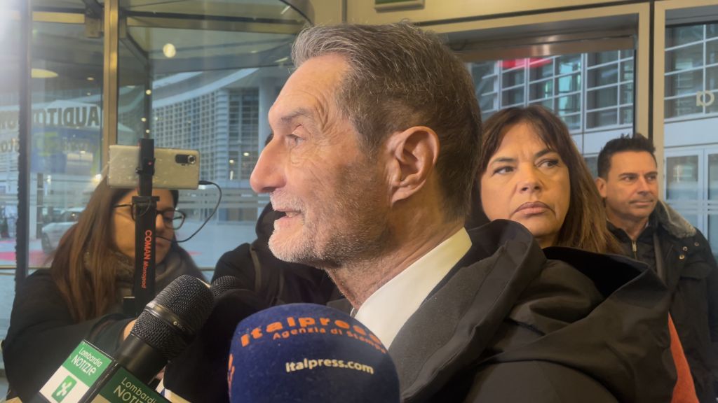 Il presidente della Regione Lombardia, Attilio Fontana, difende la legge della Campania che consente...