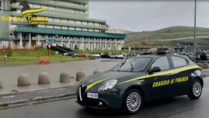 Docenti e dirigenti dell’Asp Catanzaro arrestati per truffa durante ispezioni pilotate