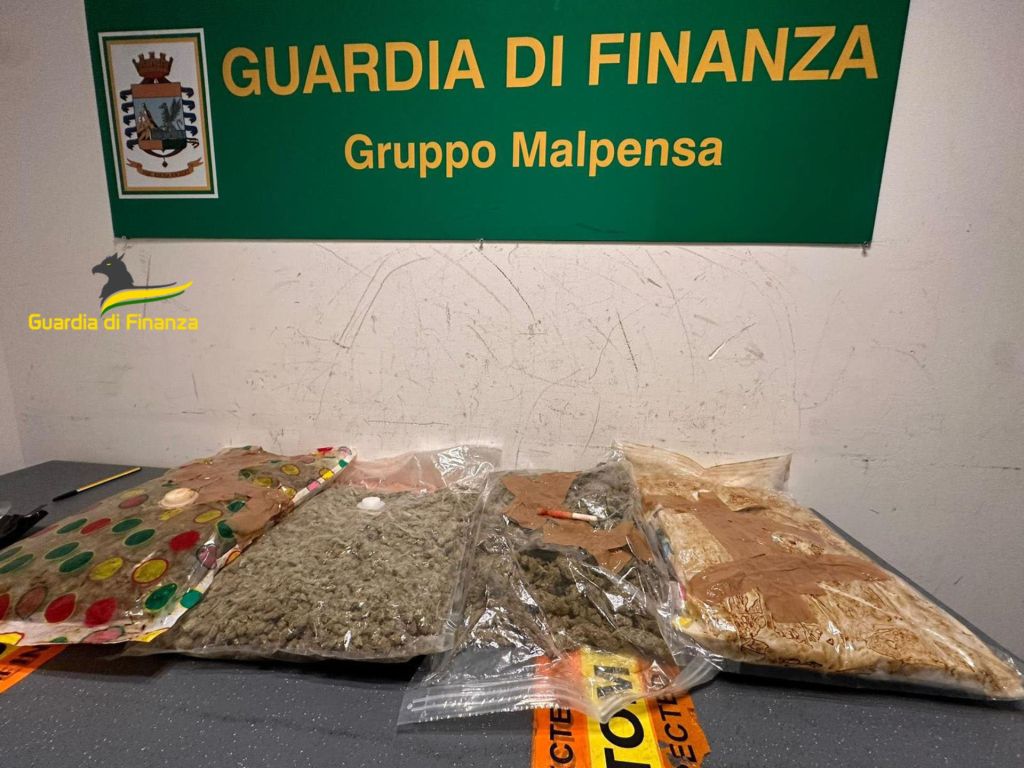 Durante il periodo natalizio, la Guardia di Finanza di Varese ha arrestato nove narcotrafficanti e...