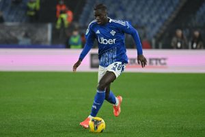 Il Como conquista punti cruciali contro l’Udinese, vittoria 4-1