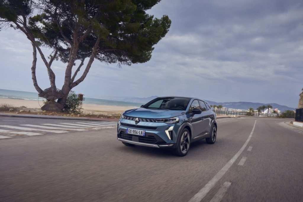 Il SUV Renault Symbioz rappresenta la simbiosi tra veicolo e passeggeri, offrendo comfort e spazio...