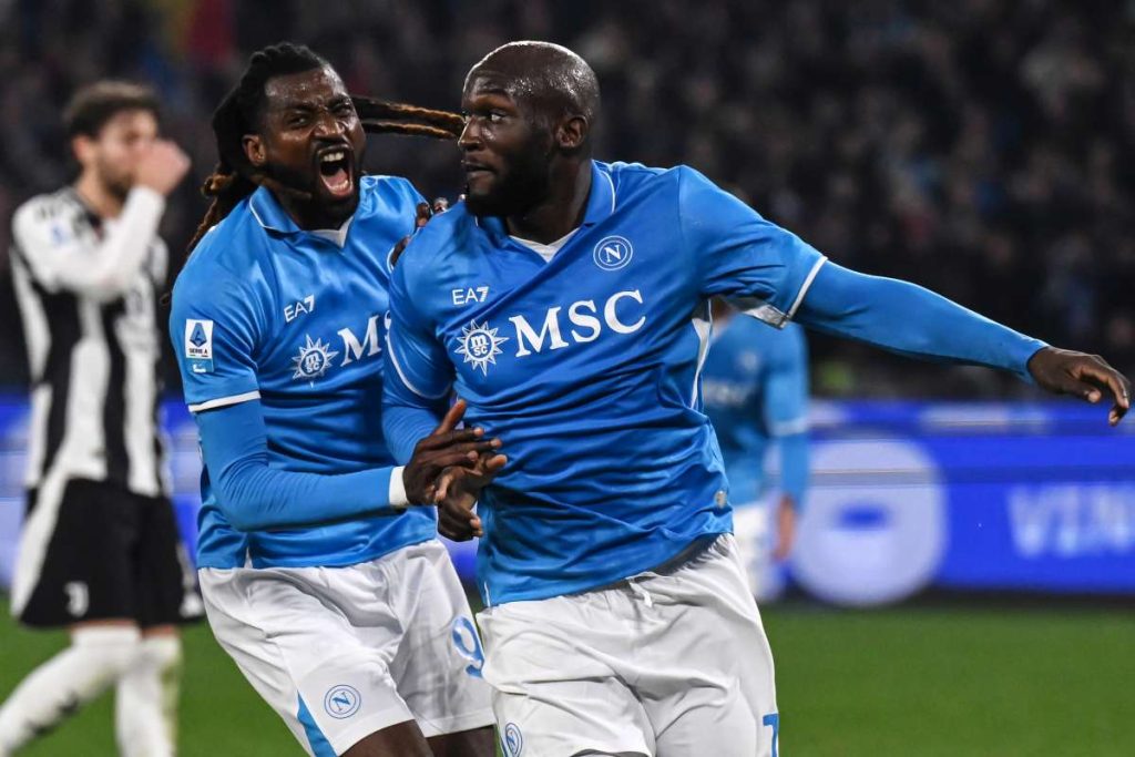 Rimonta di Napoli contro la Juve: vittoria per 2-1 e primo stop in campionato per i bianconeri