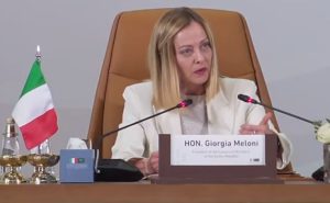 Meloni sigla importante accordo con l’Arabia Saudita per una collaborazione promettente