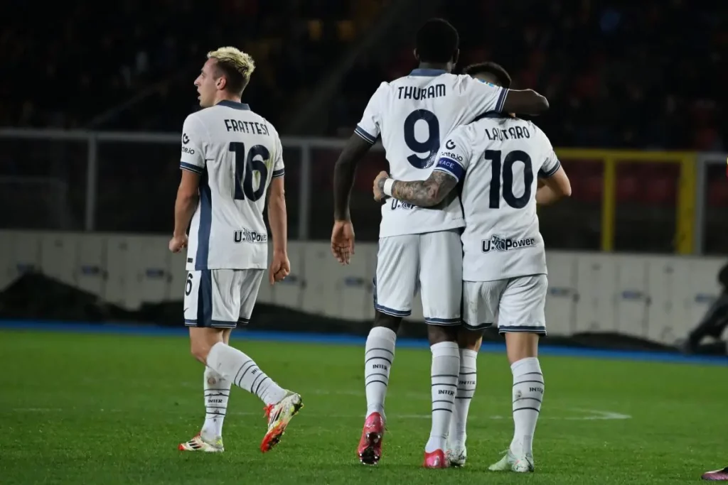 L’Inter schianta il Lecce con un poker di gol e prosegue nella rincorsa al Napoli