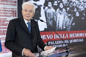 Mattarella: “Il regime fascista fu complice di Auschwitz, mai più”