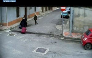 La Polizia di Stato ha eseguito un'ordinanza contro 9 persone accusate di far parte di...