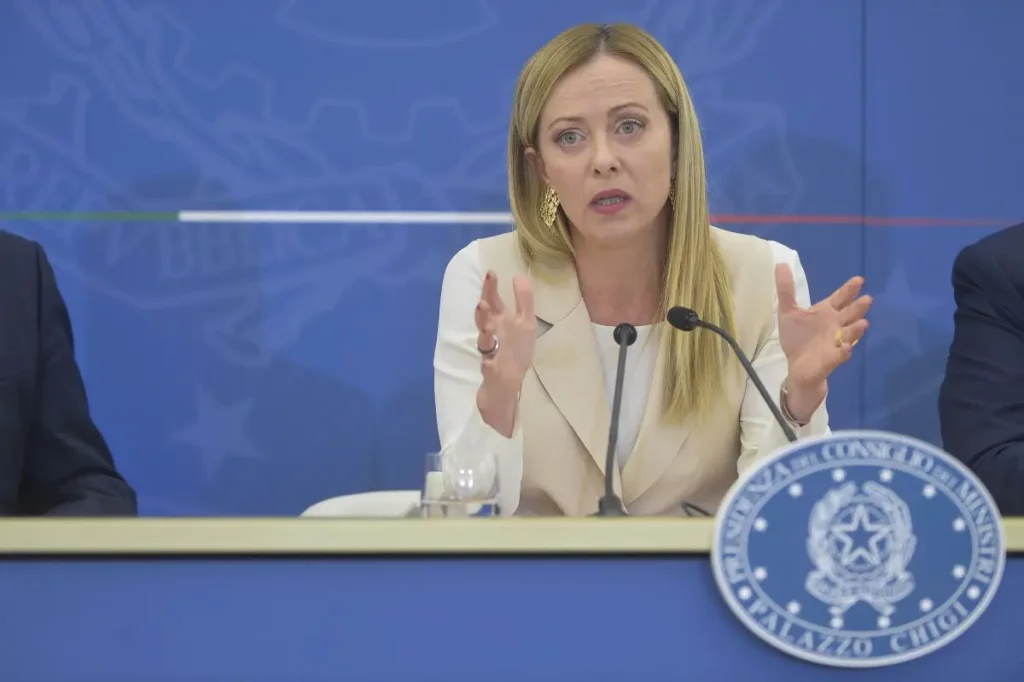 Il primo ministro Giorgia Meloni ha parlato durante una conferenza stampa a Palazzo Chigi riguardo...