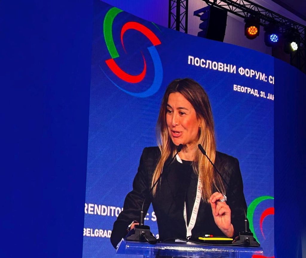 Intesa Sanpaolo eroga crediti per oltre 5,5 miliardi di euro in Serbia