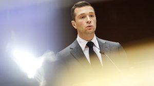 I Popolari dell’UE respingono la proposta di sospendere il Green Deal presentata dalla destra di Bardella