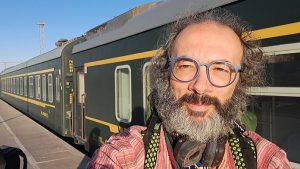 Ricercatore italiano licenziato per il suo rifiuto di viaggiare in aereo: un caso di discriminazione legato al cambiamento climatico