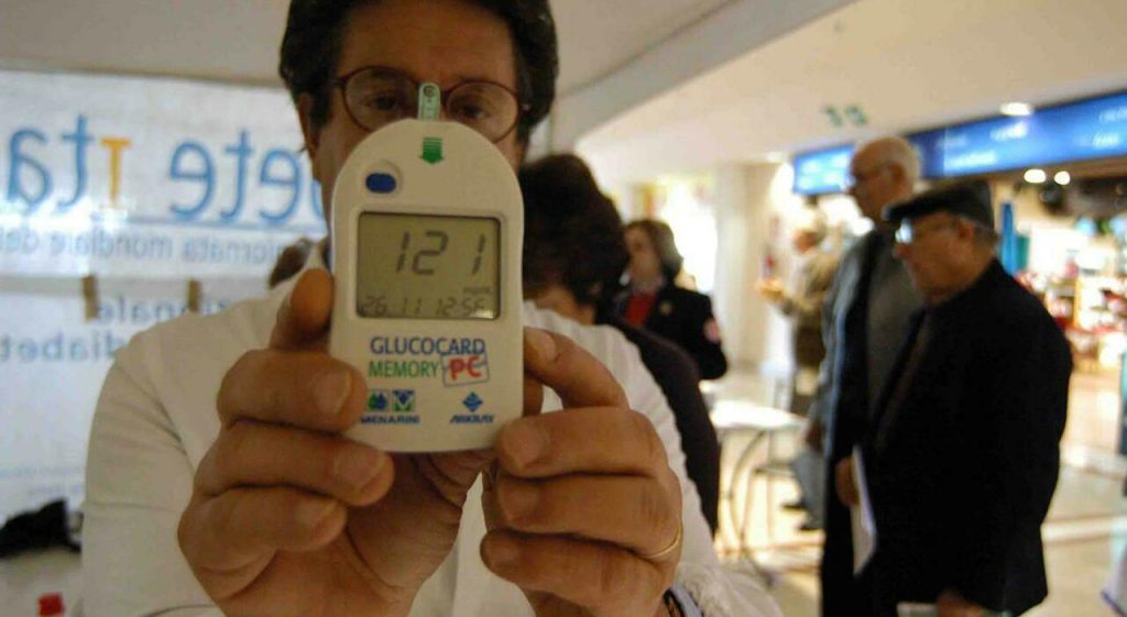 Questo testo esplora l'importanza della fotografia nella società contemporanea, analizzando il suo...