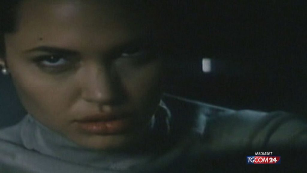 Vent'anni fa, sul set di "Mr e Mrs Smith", Brad Pitt e Angelina Jolie si innamorarono, dando vita a...