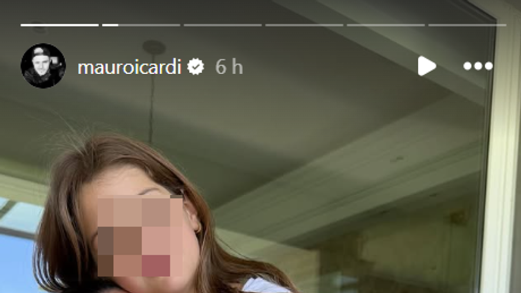 L'attaccante Mauro Icardi ha condiviso su social media le prime foto con l'attrice China Suarez...