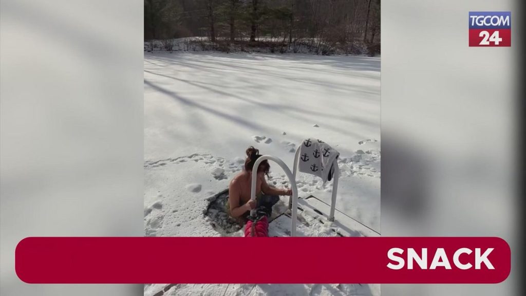 Un tuffo nel ghiaccio: il segreto di bellezza di Helena Christensen