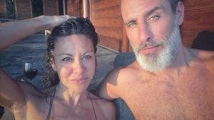 Riscrivi questo titolo Raz Degan: “Vita nel trullo con Cindy Stuart – Fatti miei”