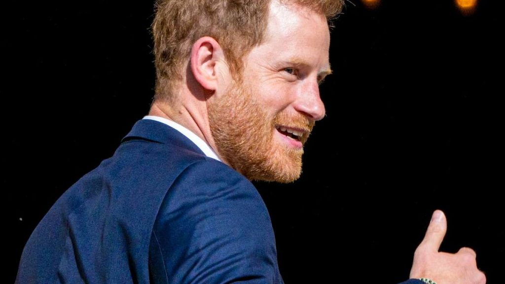 Il principe Harry fa ritorno a Londra per testimoniare nel processo contro Rupert Murdoch