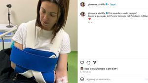 Giovanna Civitillo ha condiviso una foto su social con il braccio immobilizzato, ringraziando il...