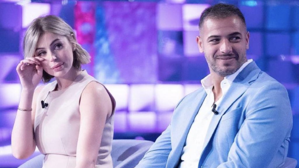 Aldo Palmeri discute della situazione con Alessia e intraprende un’azione legale