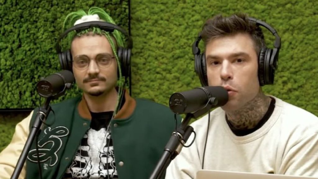 Davide Marra, Youtuber e amico di Fedez, ha criticato l'indignazione e la cronaca rosa circondando...