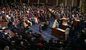 Mike Johnson rieletto presidente della Camera negli Stati Uniti.
