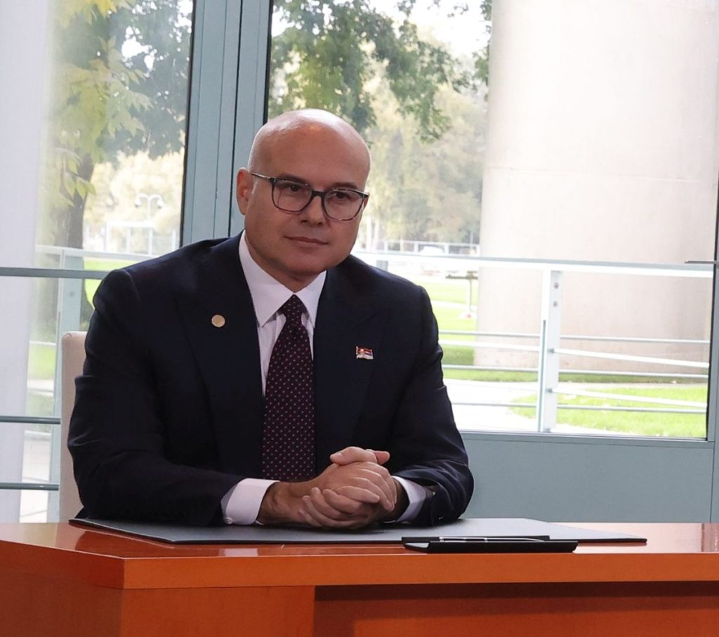 Il primo ministro serbo Milos Vucevic ha annunciato le sue dimissioni irrevocabili dall’incarico. La...