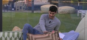 Dopo una frequentazione intensa e un bacio promettente, Javier Martinez ha deciso di lasciare Chiara...