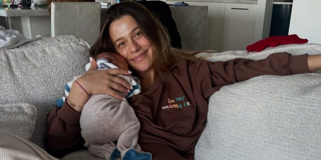 Il cantante Ultimo e la compagna Jacqueline Luna Di Giacomo sono tornati in Italia dopo la nascita...