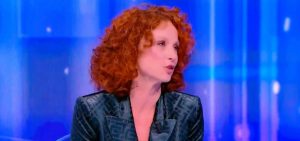 Beatrice Luzzi smaschera Helena Prestes a Pomeriggio 5/ “Le sue intromissioni nelle relazioni…”