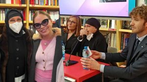 Eleonora Giorgi partecipa alla presentazione del libro scritto dal figlio